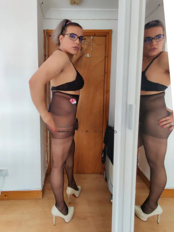 Big Cock Elza — London